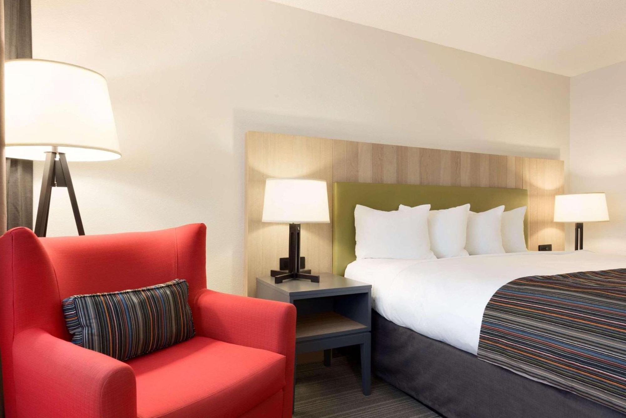 Country & By Radisson, Chippewa Falls, Wi Chippewa Falls