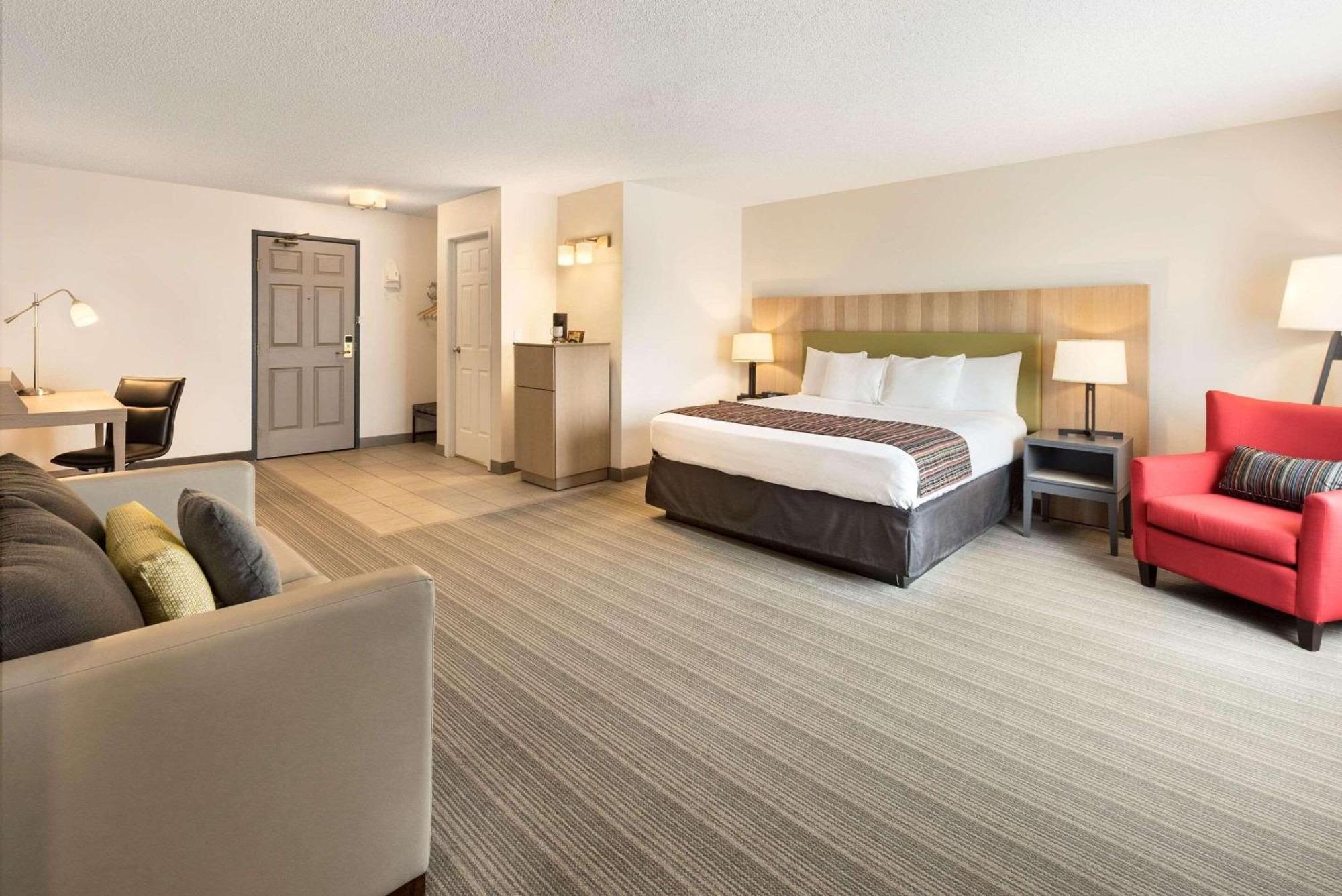 Country & By Radisson, Chippewa Falls, Wi 3*