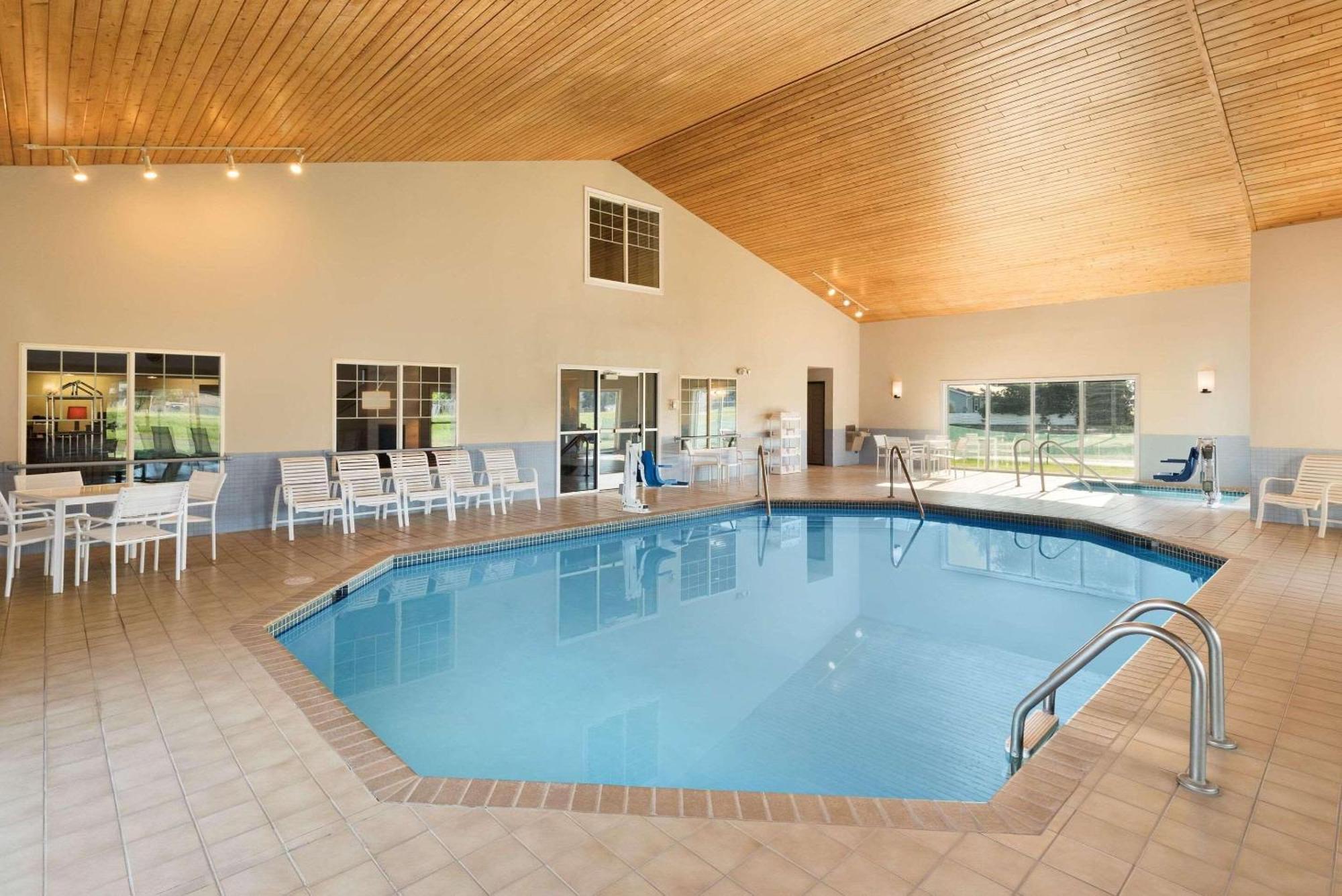 Country & By Radisson, Chippewa Falls, Wi Hotel Chippewa Falls